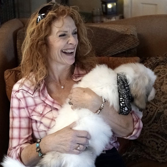 Meet your Posher, Melissa - Picture 3 of 4